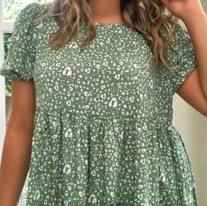 Ditsy peplum top with puff sleeves